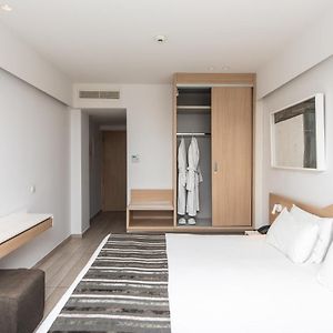 Double or Twin Room Sea View